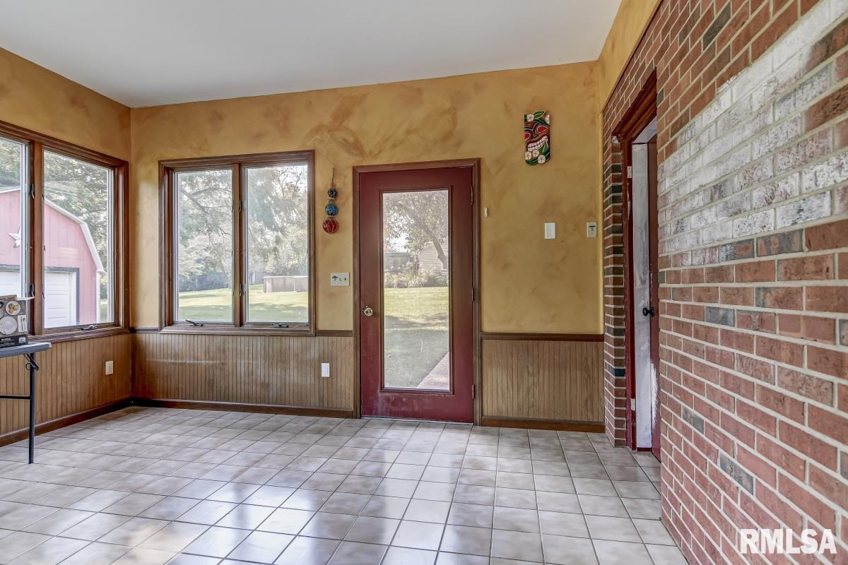 9 Circle Drive Rochester, IL 62563 - Photo 10 of 29