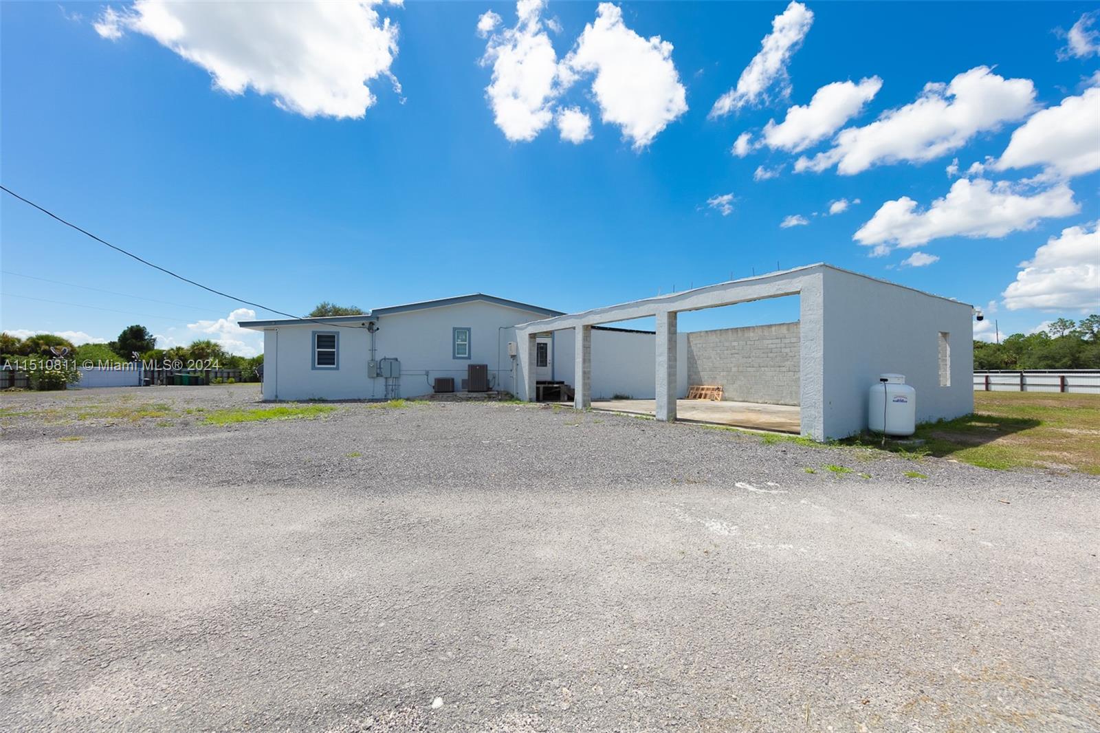 839 Perimeter Road Clewiston, FL 33440 - Photo 3 of 37 Gallery Image 3