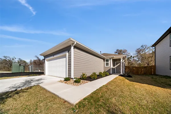 $278,900 | 174 Bendecido Loop, Elgin, TX 78621