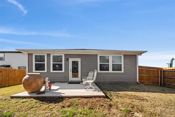 $269,900 | 174 Bendecido Loop, Elgin, TX 78621