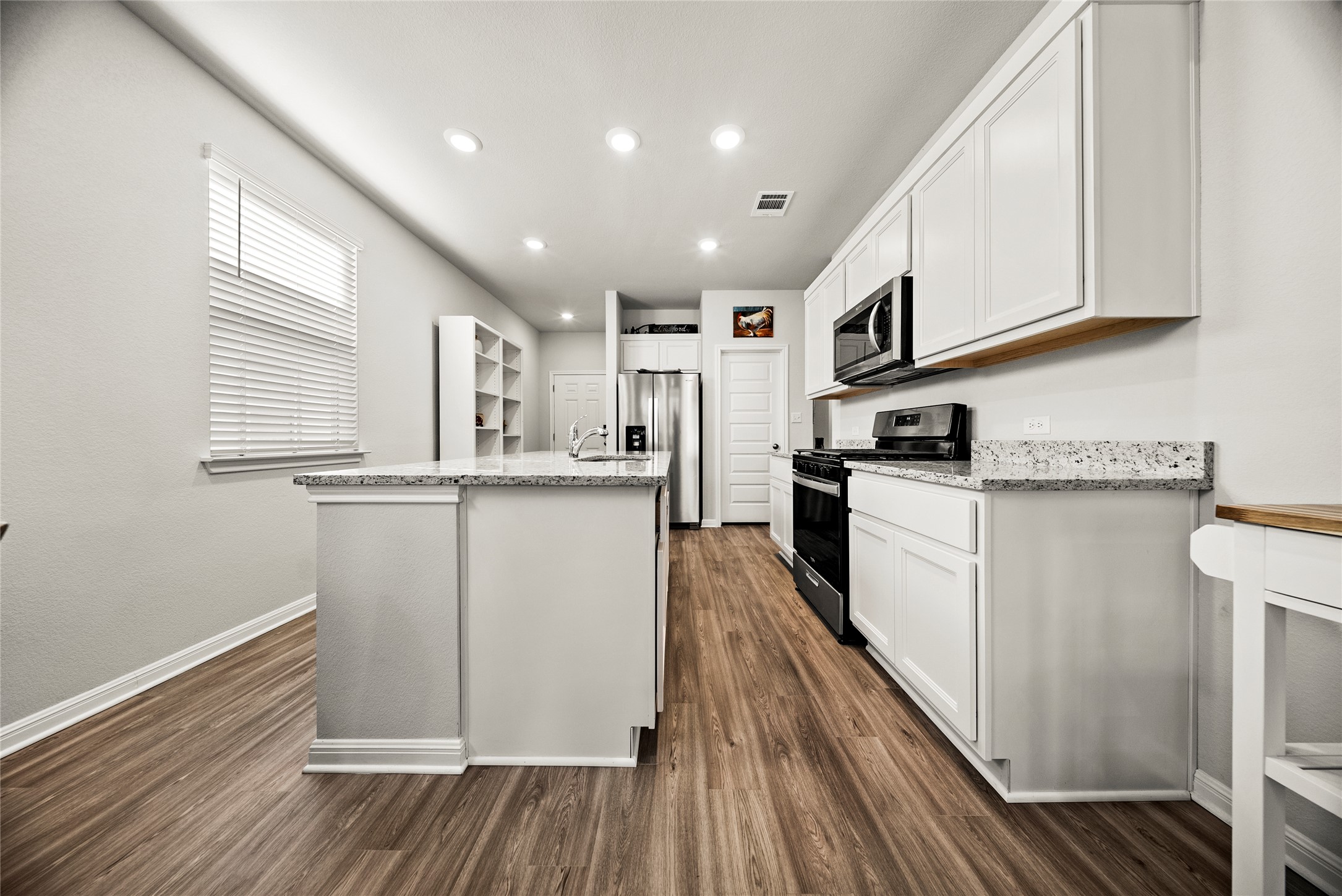 174 Bendecido Loop Elgin, TX 78621 - Photo 7 of 29