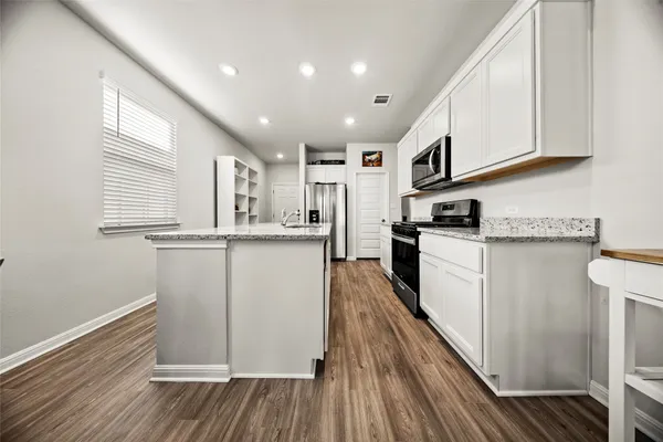 $269,900 | 174 Bendecido Loop, Elgin, TX 78621