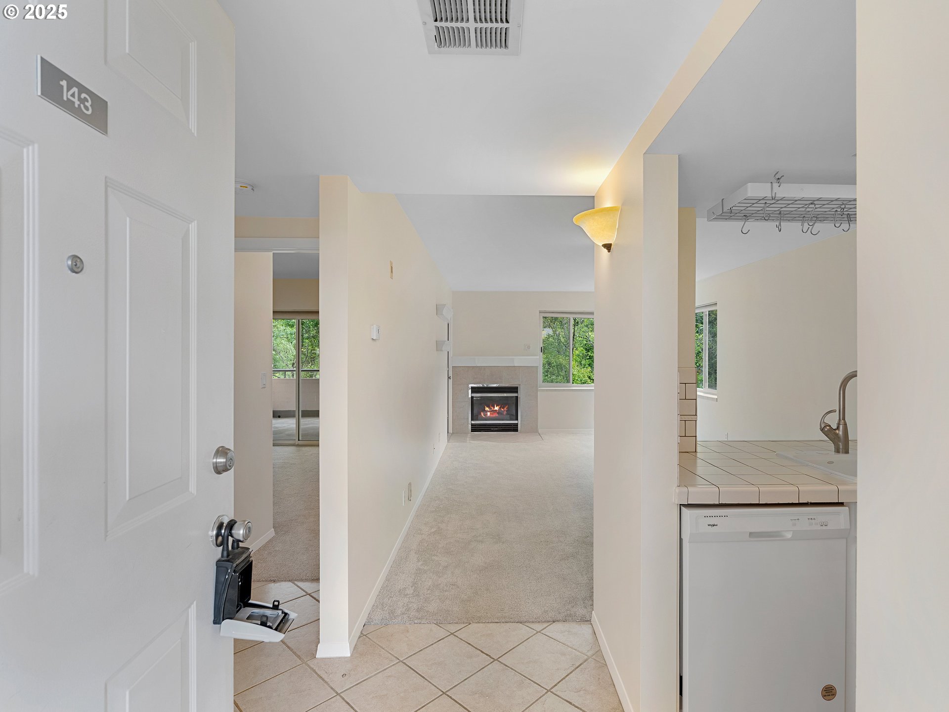 6605 West Burnside Road, Unit 143 Portland, OR 97225 - Photo 2 of 24 Living Room
