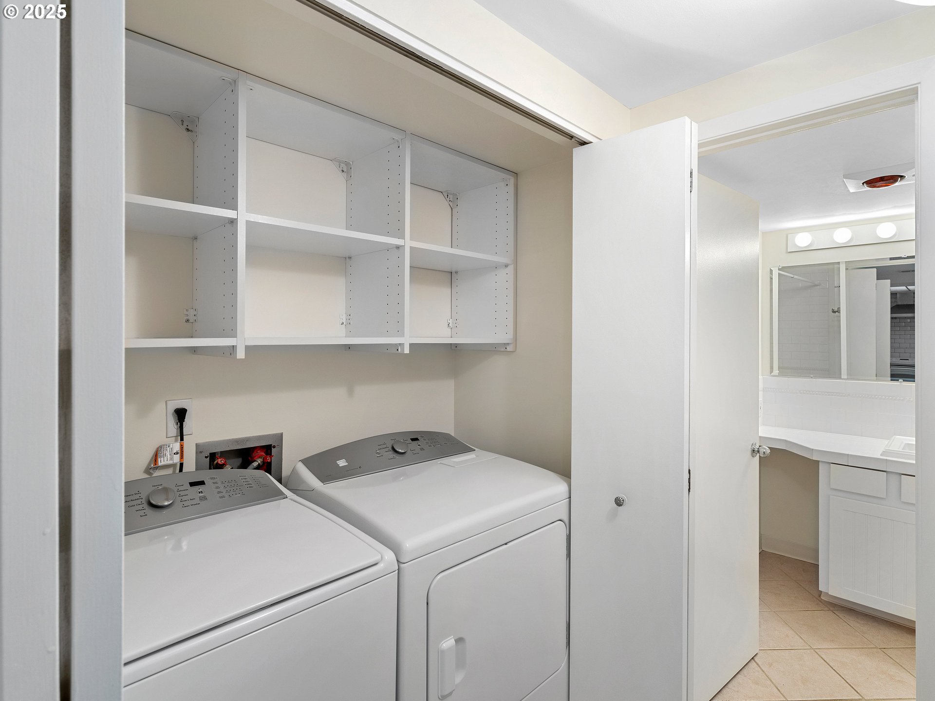 6605 West Burnside Road, Unit 143 Portland, OR 97225 - Photo 8 of 24 Kitchen
