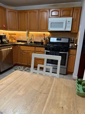 $1,800 | 3 Lancelot Court, Salem, NH 03079