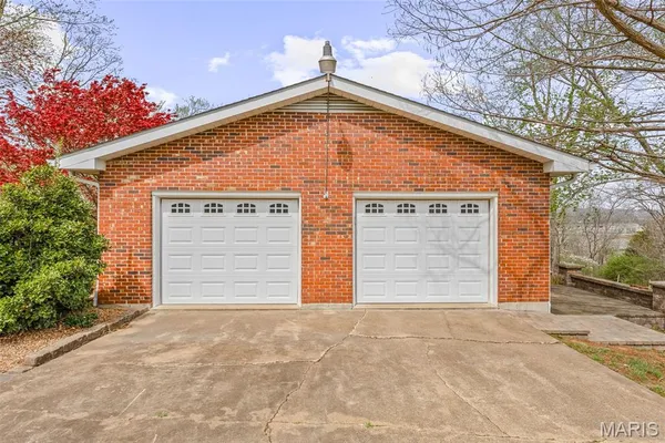 $309,000 | 2692 Wycliff Drive, Farmington, MO 63640