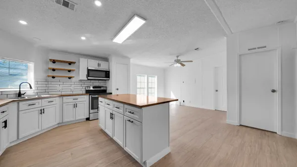 $2,250 | 4905 Northeast 2nd Way, Pompano Beach, FL 33064