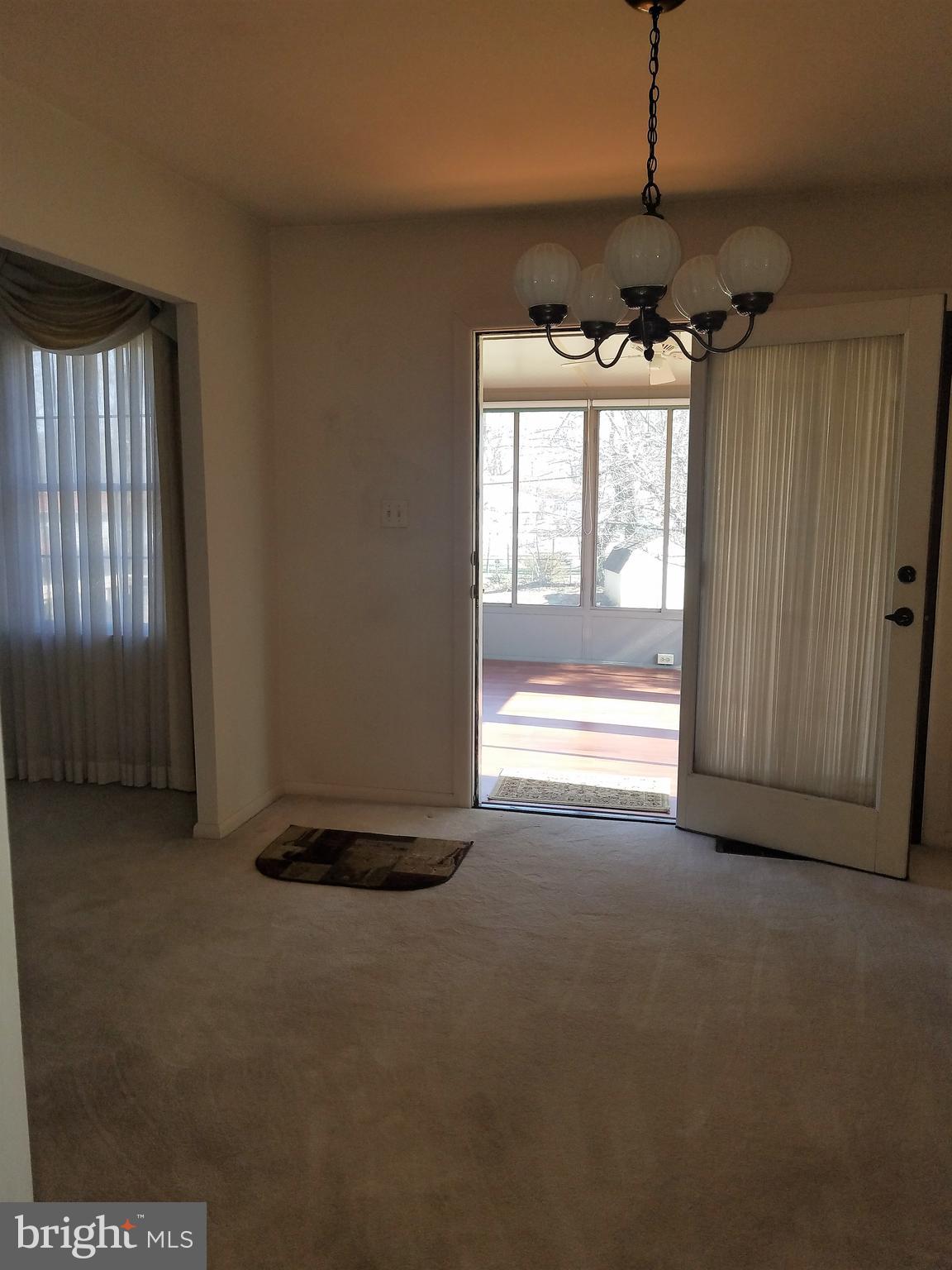 1517 Rawlings Well Road Baltimore, MD 21228 - Photo 11 of 30
