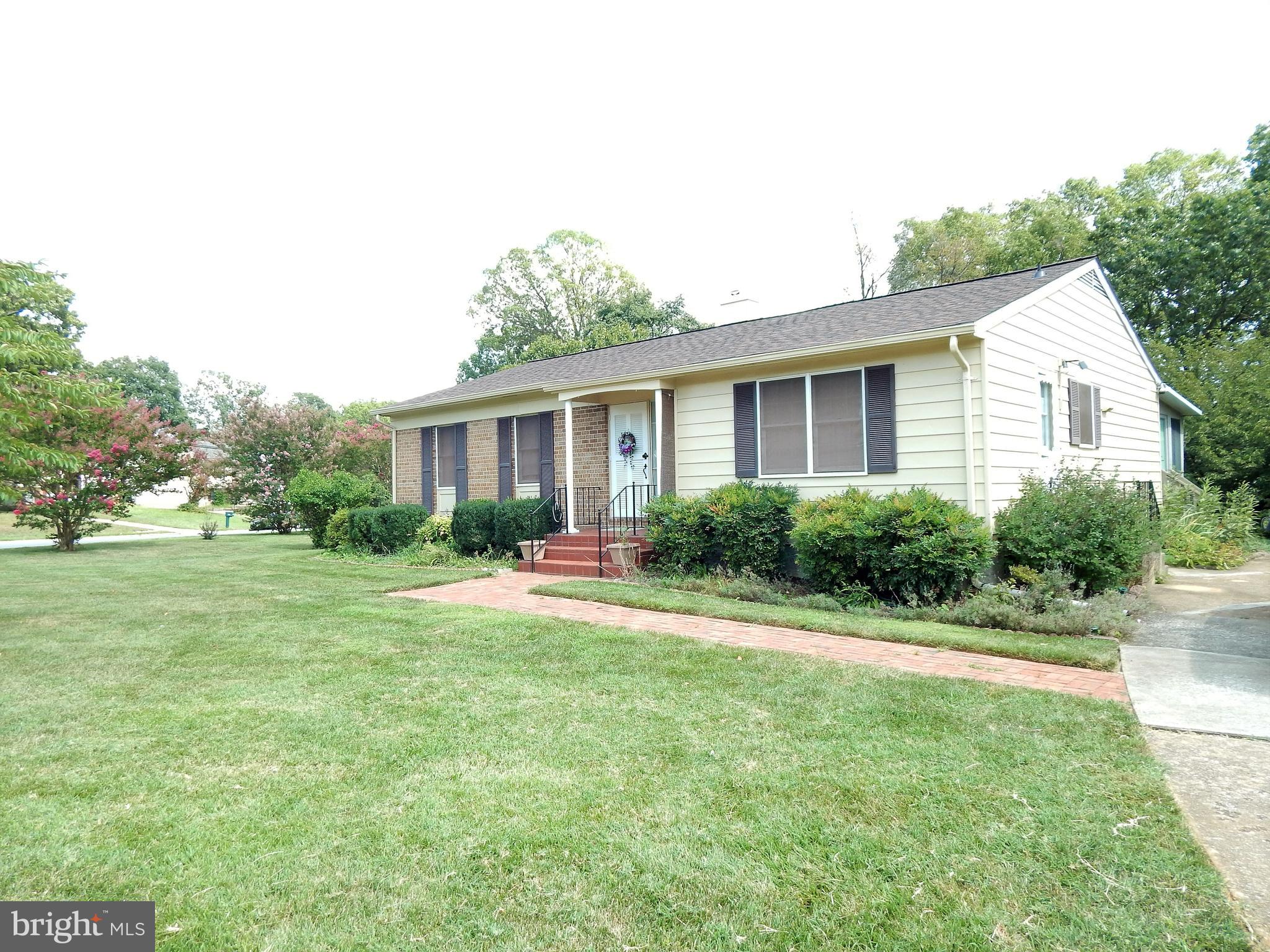 1517 Rawlings Well Road Baltimore, MD 21228 - Photo 3 of 30
