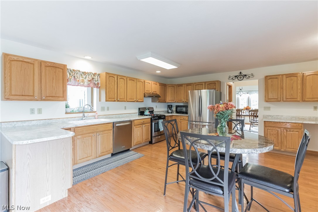 13924 Radcliffe Road Chardon, OH 44024 - Photo 10 of 25