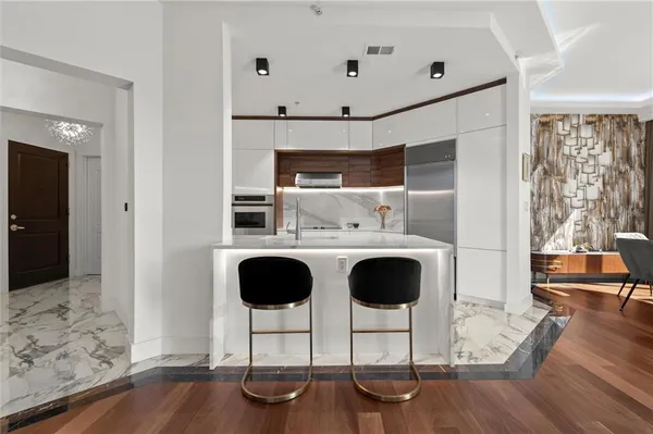 $559,000 | 2828 Peachtree Road Northwest, Unit 701, Atlanta, GA 30305
