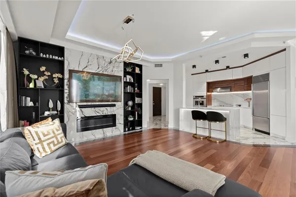$559,000 | 2828 Peachtree Road Northwest, Unit 701, Atlanta, GA 30305