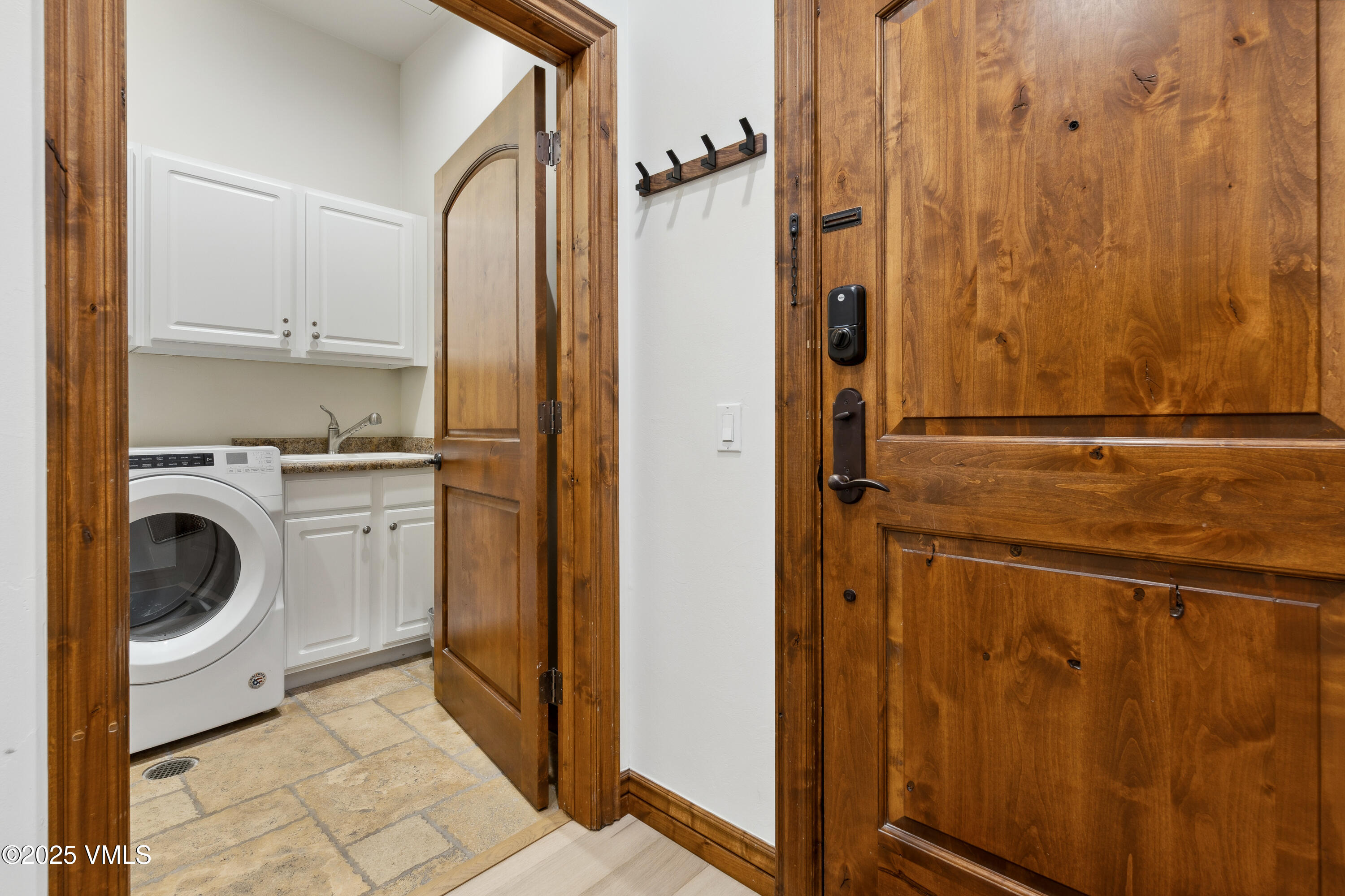 295 Main Street, Unit R305 Edwards, CO 81632 - Photo 35 of 48 S47A3103