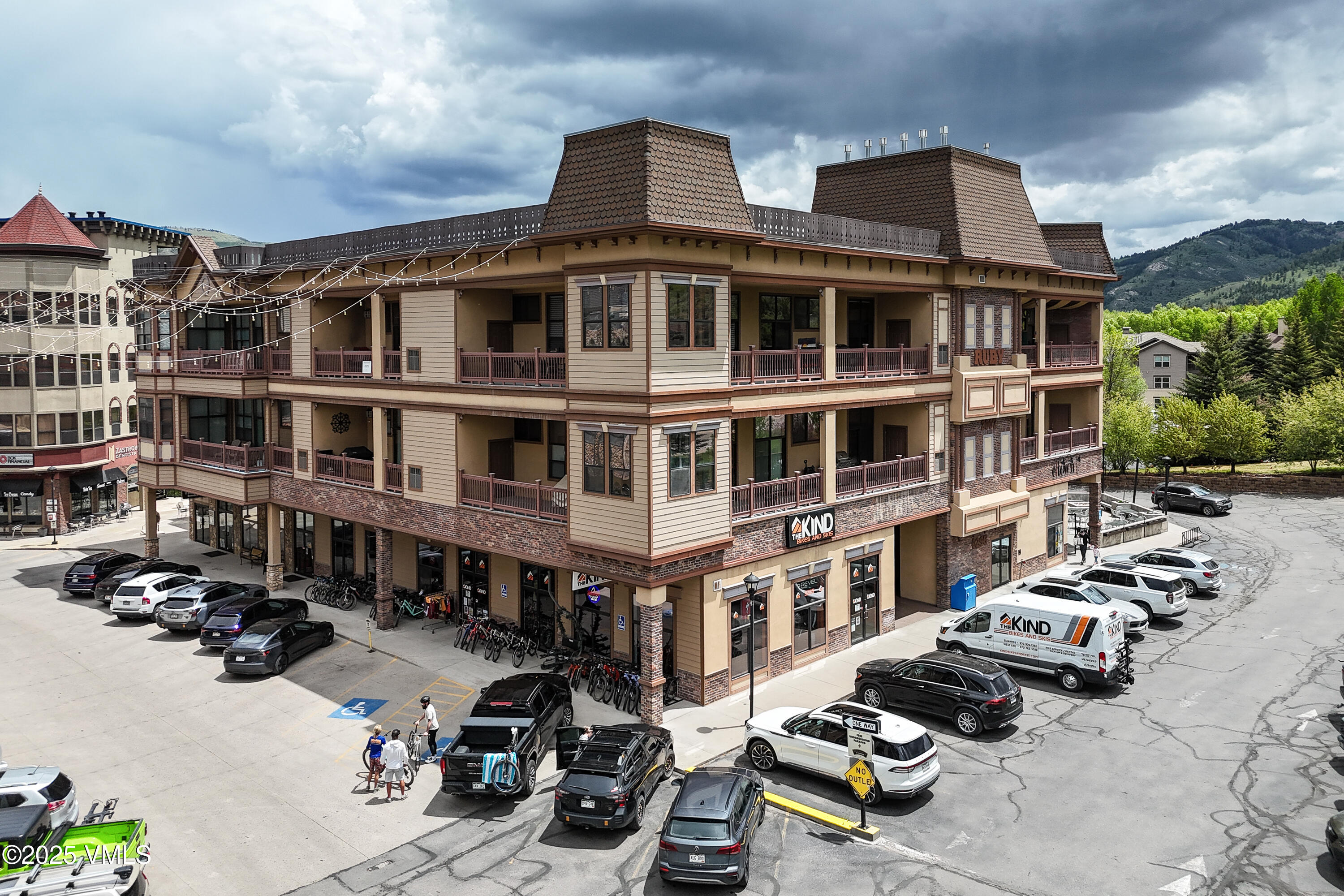 295 Main Street, Unit R305 Edwards, CO 81632 - Photo 43 of 48 DJI_20250526124406_0032_D