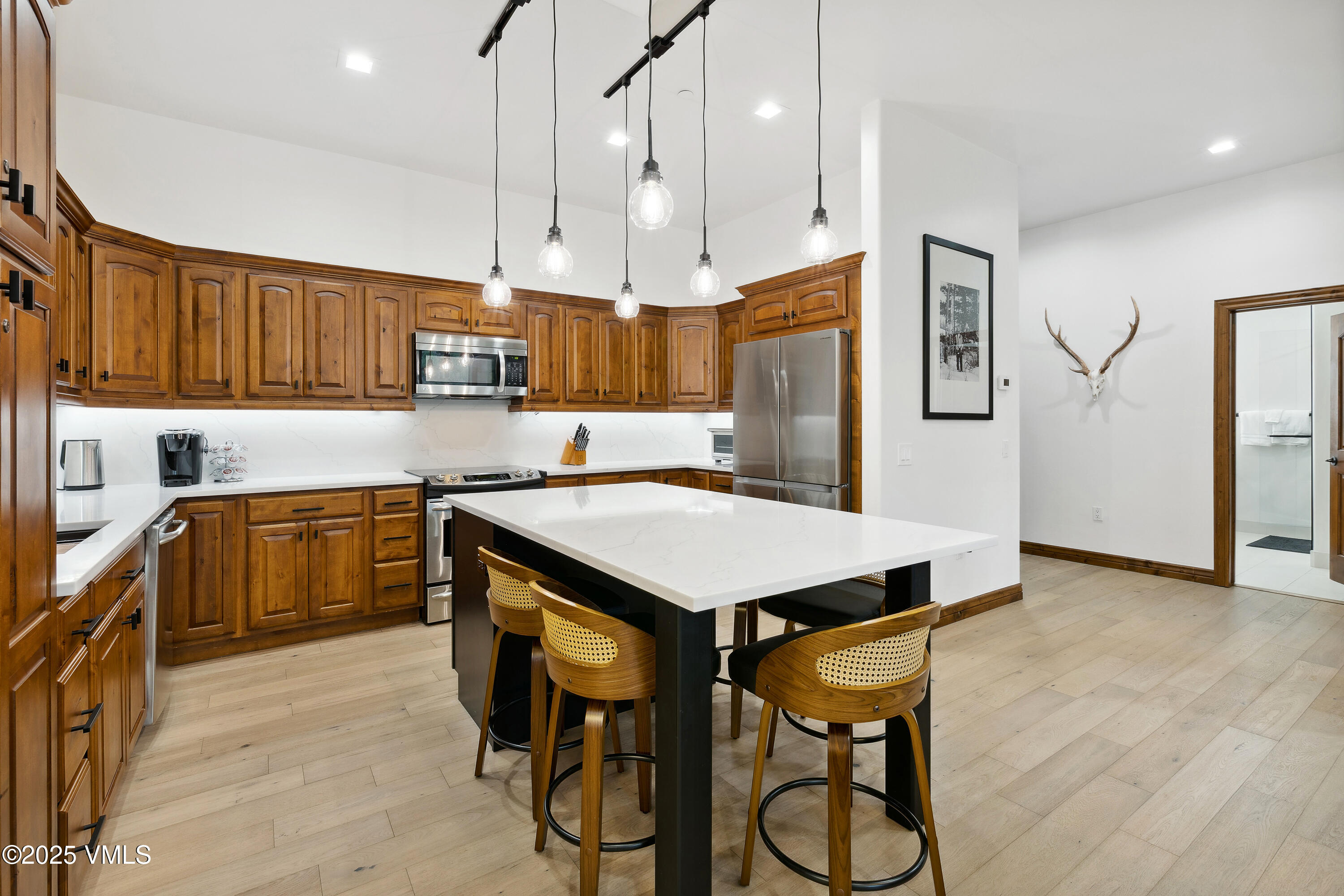 295 Main Street, Unit R305 Edwards, CO 81632 - Photo 8 of 48 S47A2947