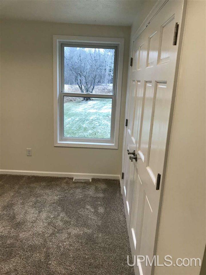 4151 Highway 2 Escanaba, MI 49829 - Photo 12 of 39