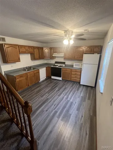 $575,000 | 213 Broadway, Highland, IL 62249