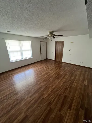 $575,000 | 213 Broadway, Highland, IL 62249