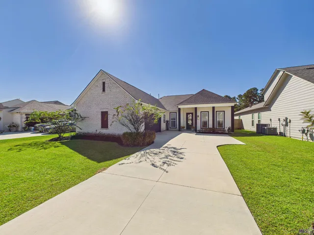 $380,000 | 9630 South Creek Drive, Denham Springs, LA 70726