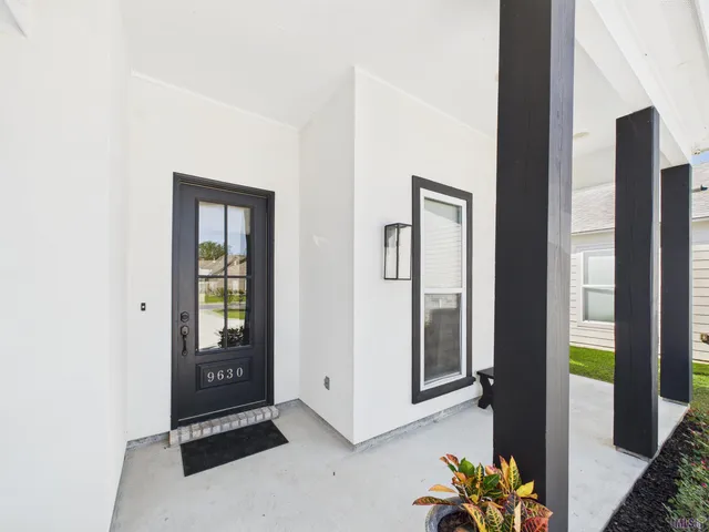 $380,000 | 9630 South Creek Drive, Denham Springs, LA 70726