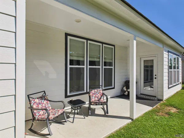 $378,000 | 9630 South Creek Drive, Denham Springs, LA 70726