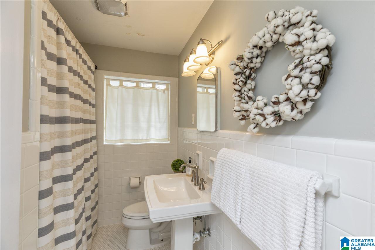 2004 Southwood Road Vestavia Hills, AL 35216 - Photo 20 of 24