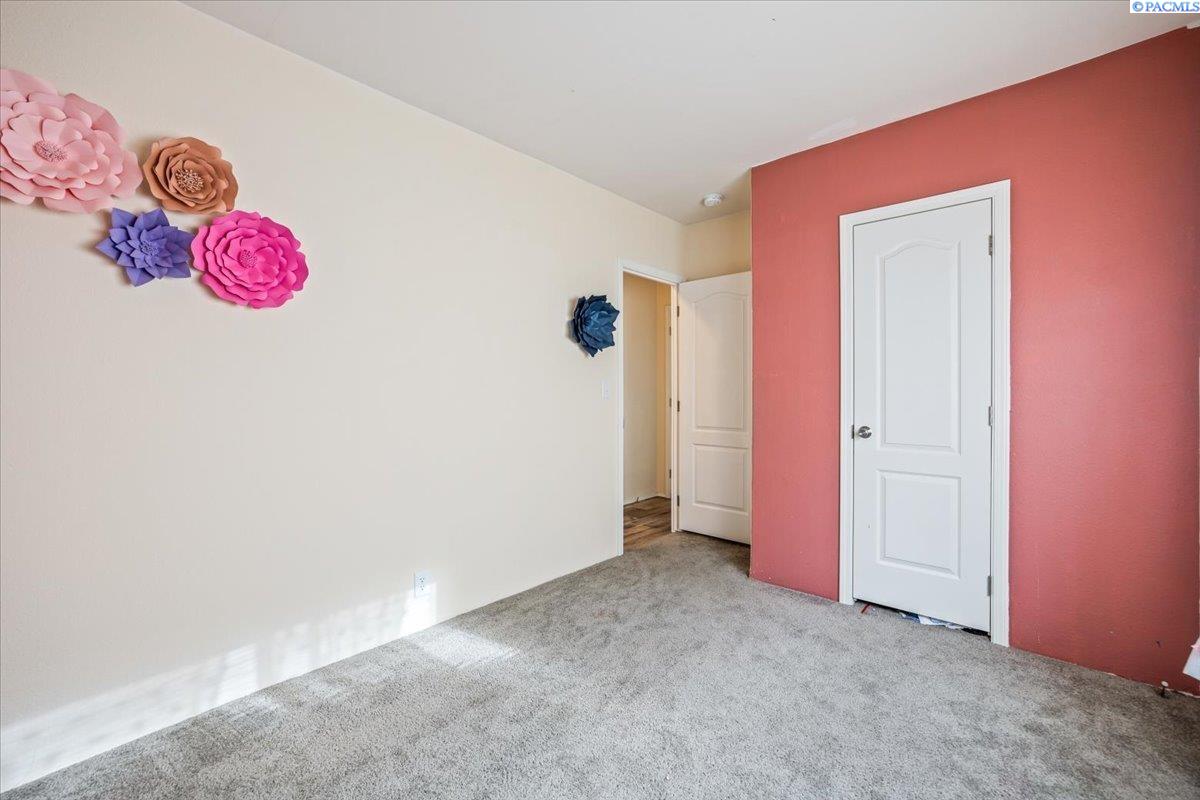 200802 East Game Farm Road, Unit 212 Kennewick, WA 99337 - Photo 18 of 24 Gallery Image 18