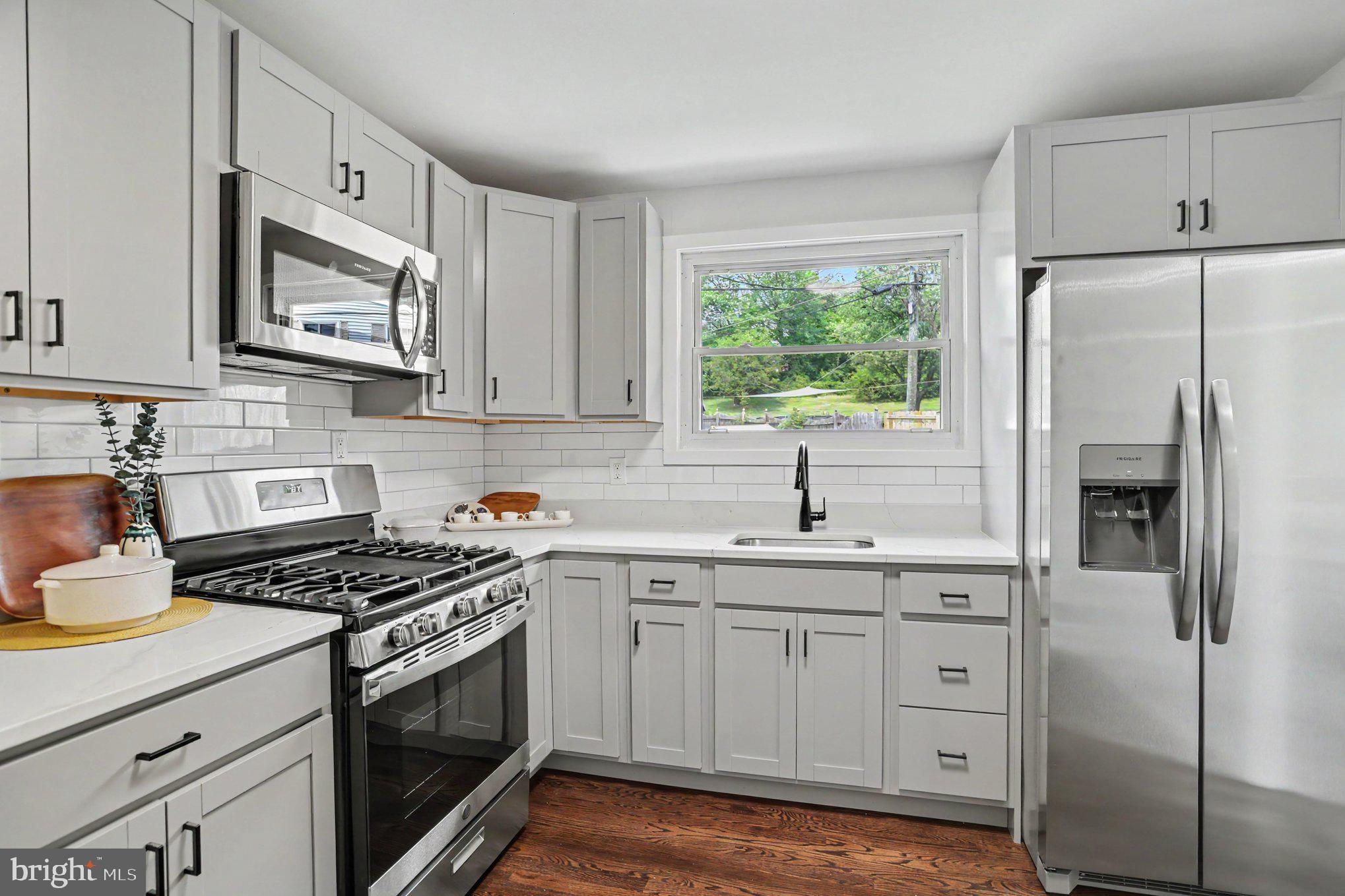6214 Golden Ring Road Baltimore, MD 21237 - Photo 11 of 67 Kitchen