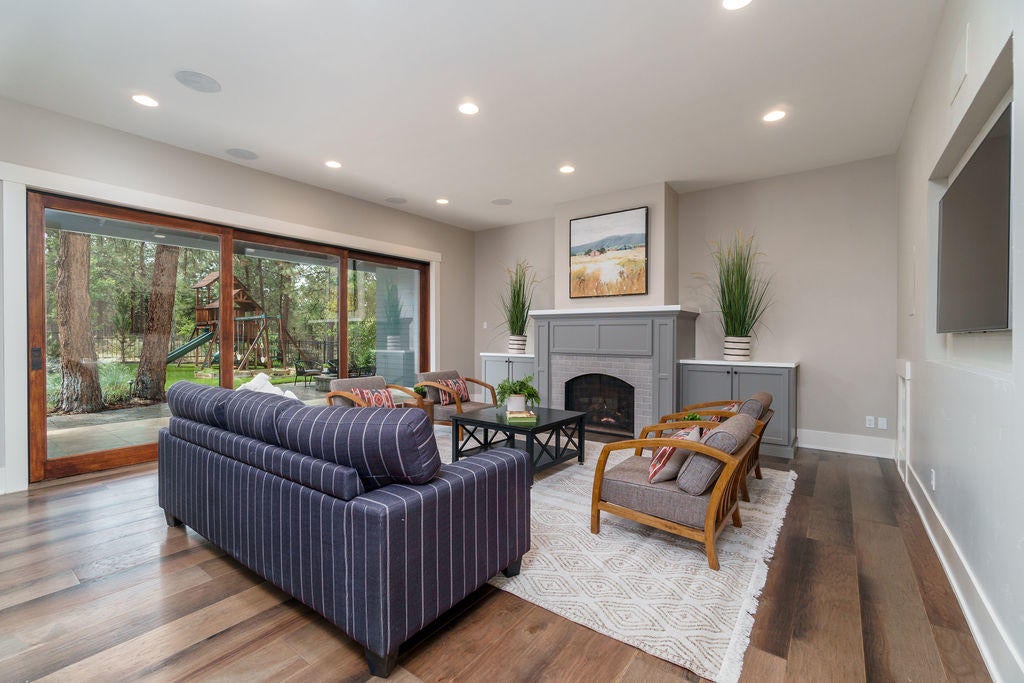 3336 Northwest Shevlin Ridge Bend, OR 97703 - Photo 18 of 69 RileyVisuals-27
