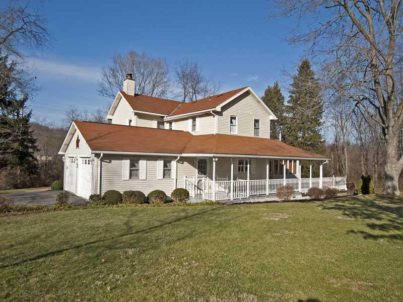 190 Love Road Valencia, PA 16059 - Photo 1 of 24 Exterior Back.