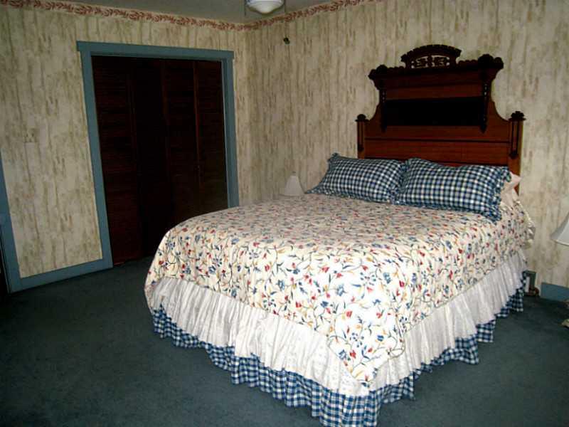190 Love Road Valencia, PA 16059 - Photo 15 of 24 Bedroom.