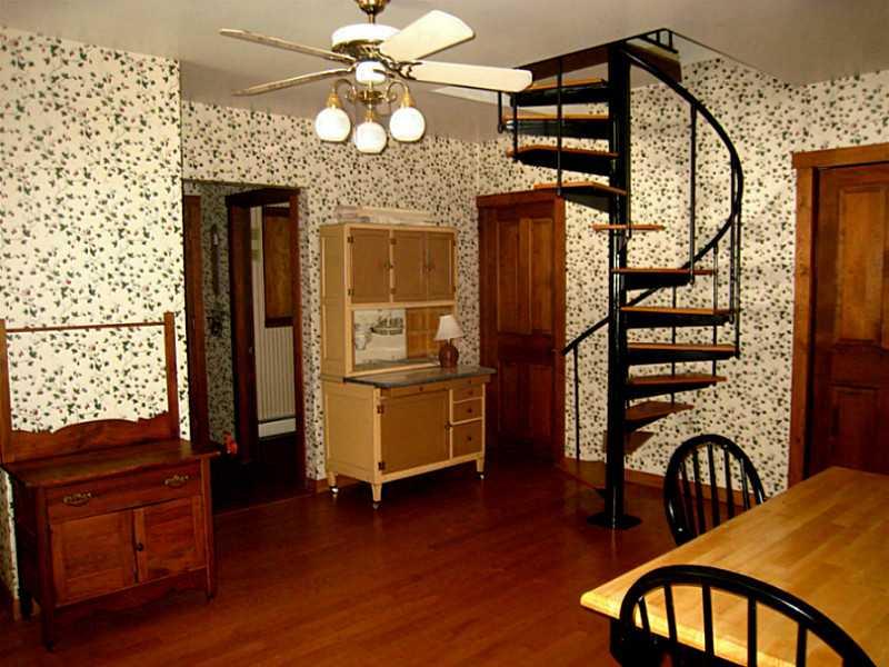 190 Love Road Valencia, PA 16059 - Photo 5 of 24 Kitchen.