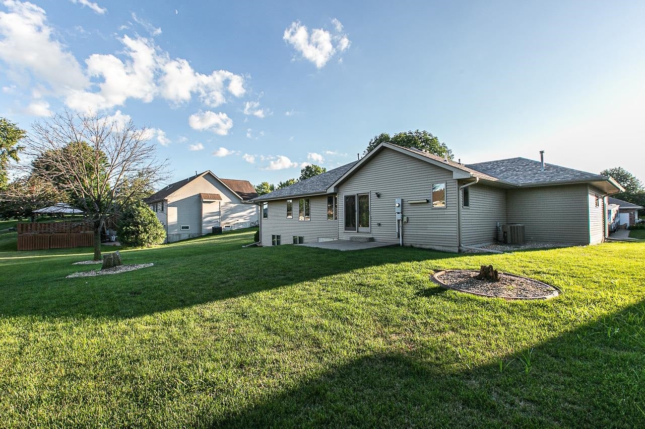 2260 Yorktown Road Dubuque, IA 52002 - Photo 28 of 28 Gallery Image 28
