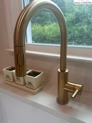 a close view of sink