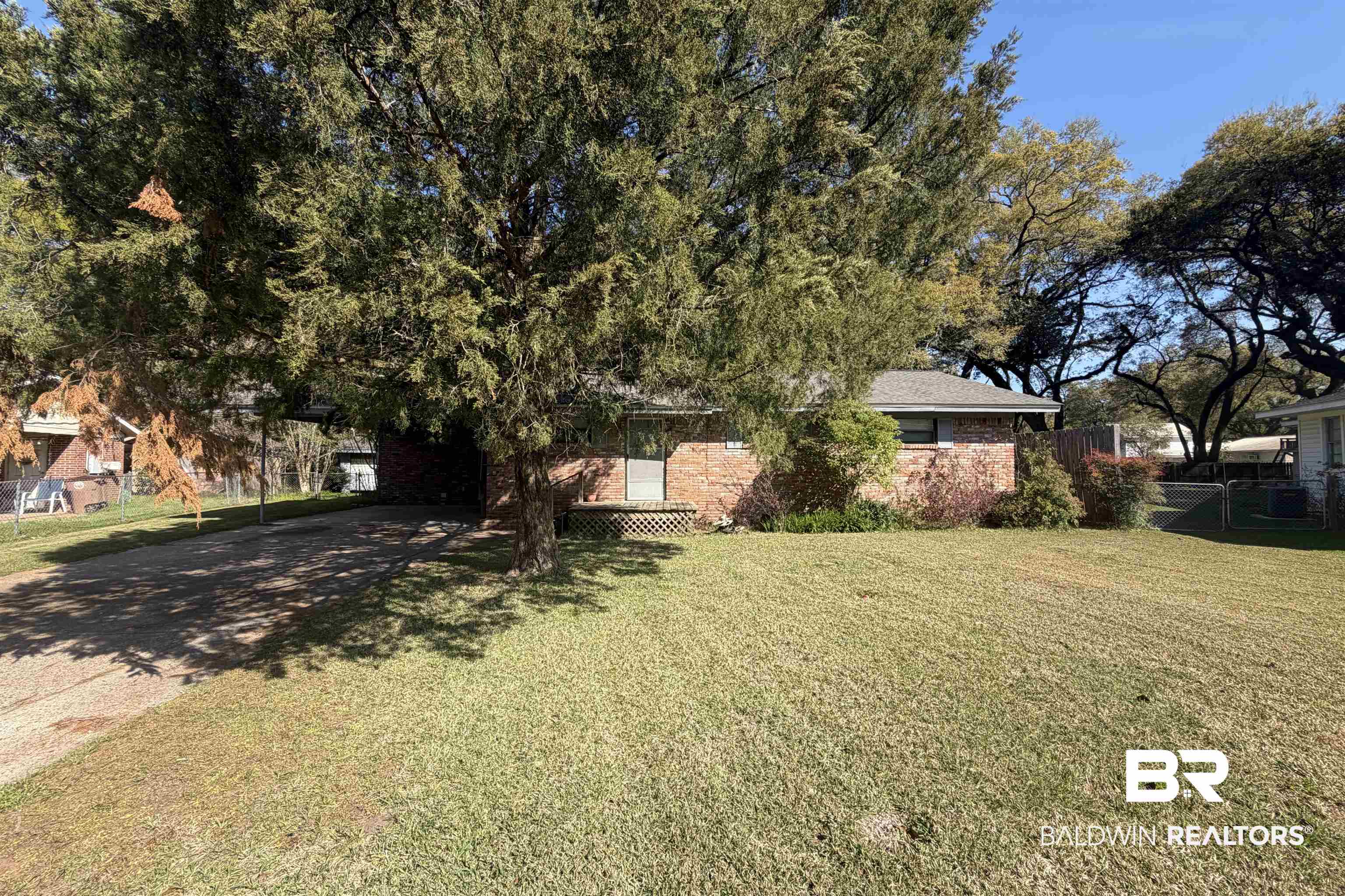 5408 Colonial Circle North Mobile, AL 36618 - Photo 2 of 3 Gallery Image 2