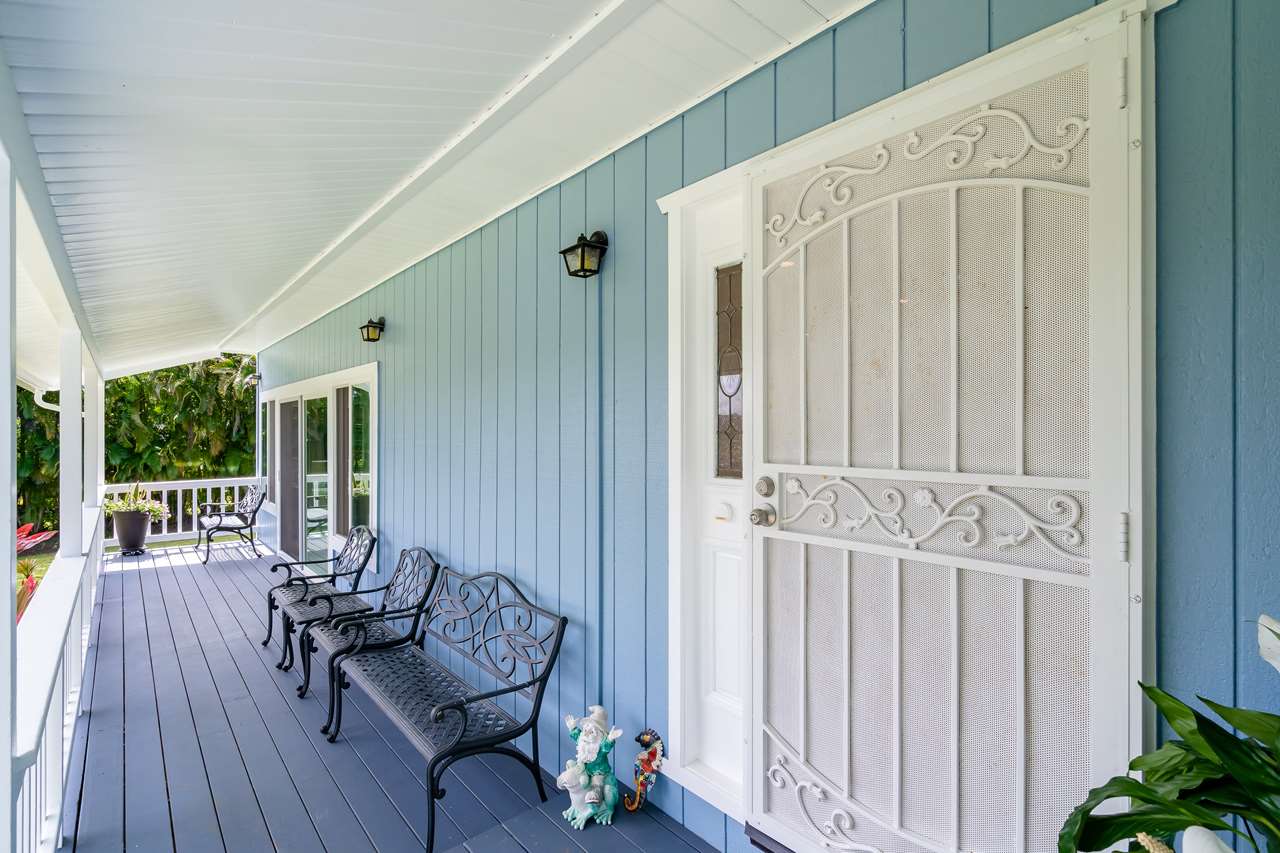 467 Ulumalu Road Haiku, HI 96708 - Photo 5 of 30 a view of a porch with furniture and garden