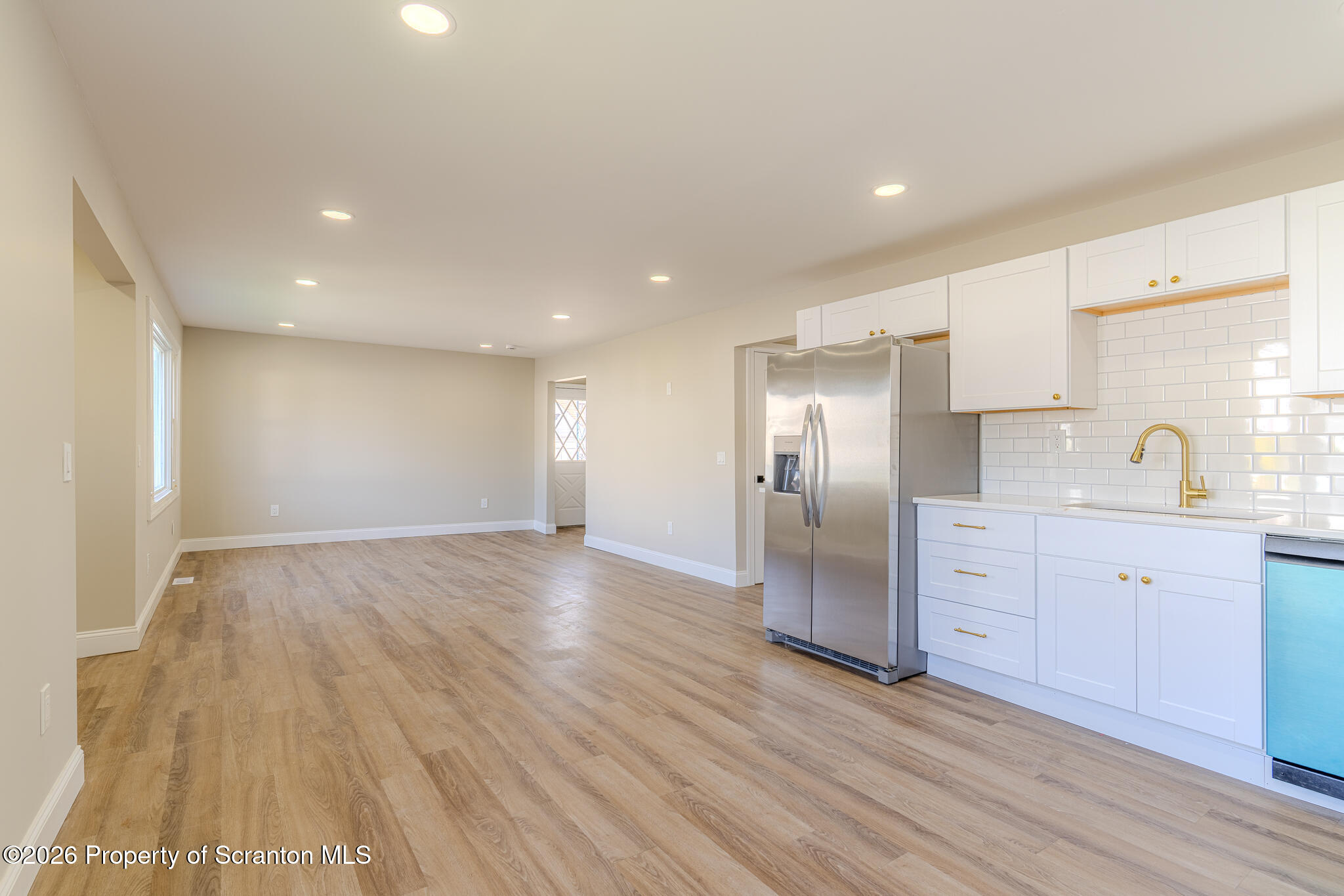 605 Roth Street Moosic, PA 18507 - Photo 6 of 38 PSU07872-HDR