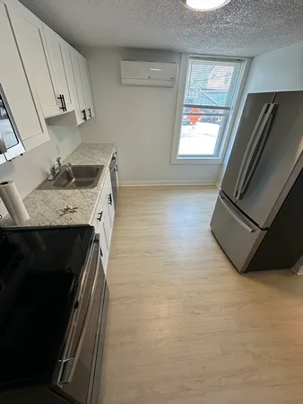 $2,300 | 124 Felton Street, Unit 1, Waltham, MA 02453