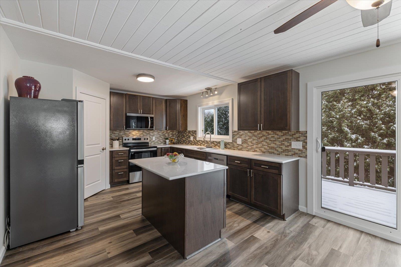 2430 Logan Avenue Superior, WI 54880 - Photo 10 of 70