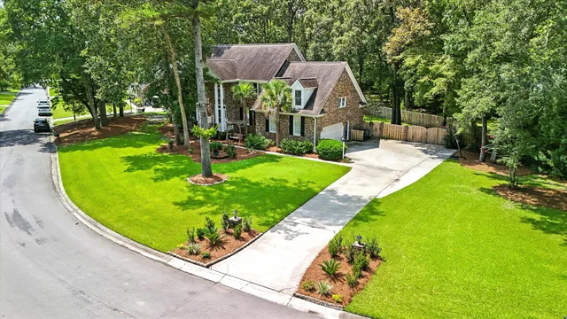 $675,000 | 123 Huckleberry Lane, Summerville, SC 29485