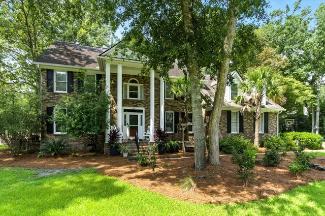 $675,000 | 123 Huckleberry Lane, Summerville, SC 29485