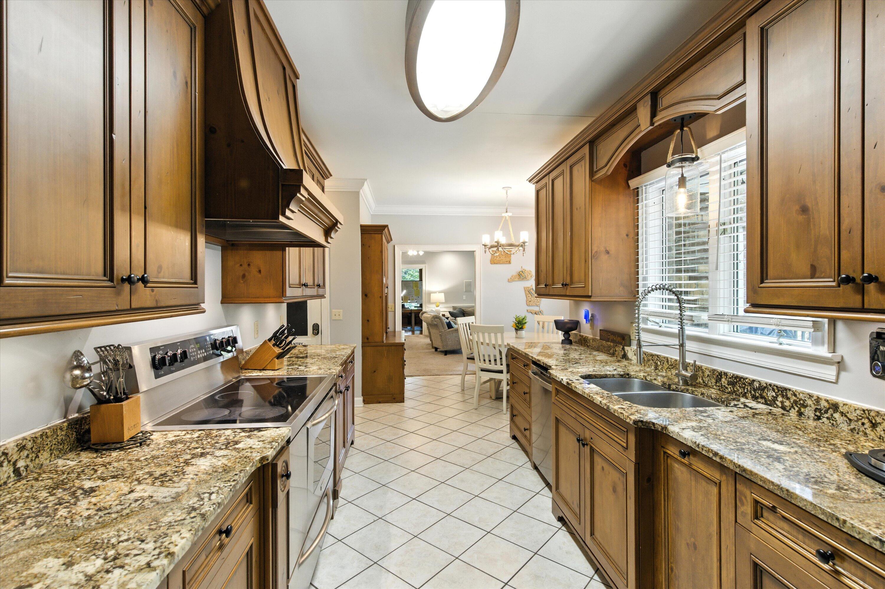 123 Huckleberry Lane Summerville, SC 29485 - Photo 4 of 35 18-018_DSC05638