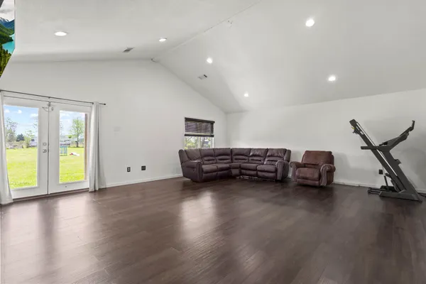 $225,000 | 19961 Englin Road, Winnie, TX 77665