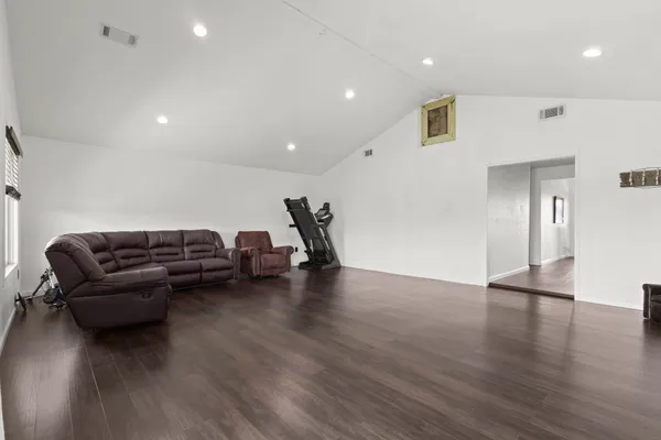 $225,000 | 19961 Englin Road, Winnie, TX 77665