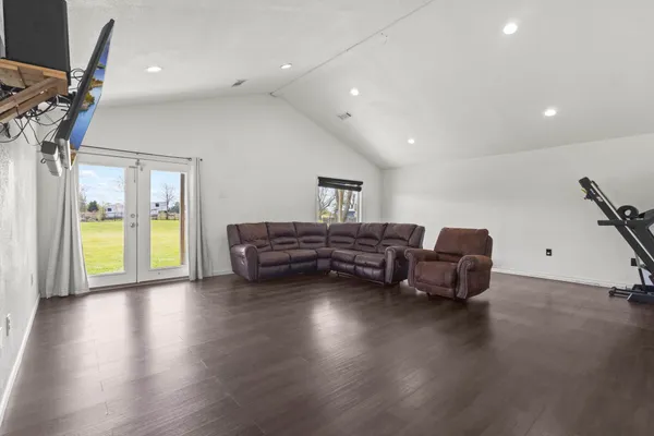 $225,000 | 19961 Englin Road, Winnie, TX 77665