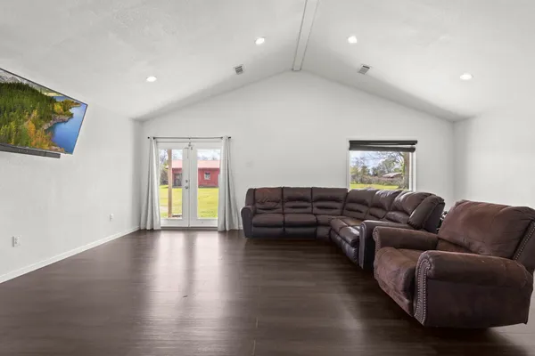 $225,000 | 19961 Englin Road, Winnie, TX 77665