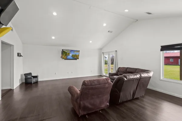 $225,000 | 19961 Englin Road, Winnie, TX 77665