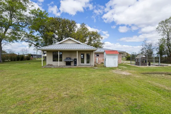 $225,000 | 19961 Englin Road, Winnie, TX 77665