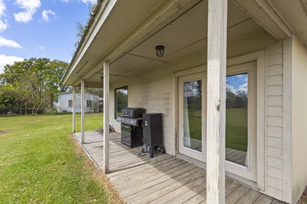 $225,000 | 19961 Englin Road, Winnie, TX 77665