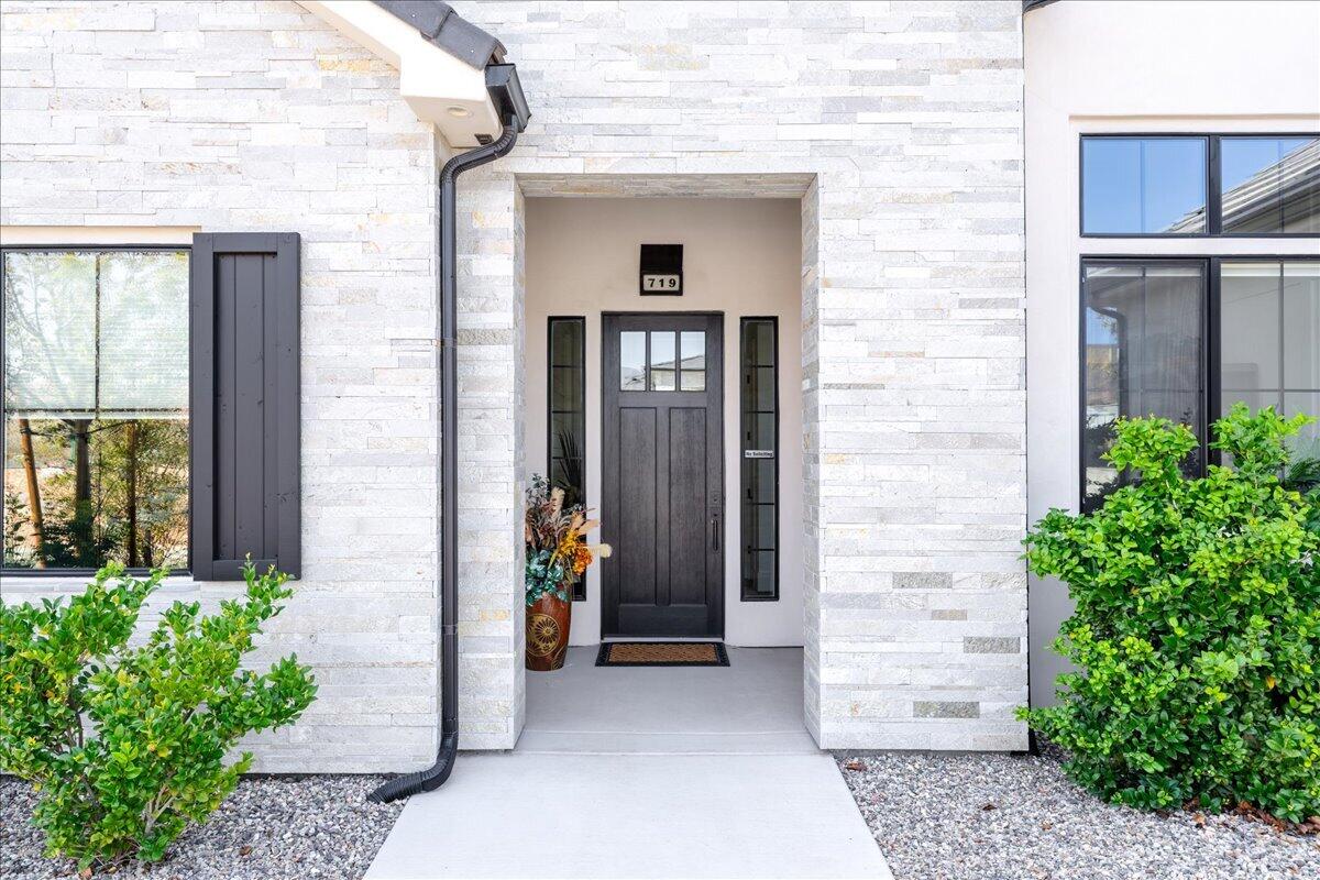 719 Scenario Street Washington, UT 84780 - Photo 2 of 72 Front Door Entry